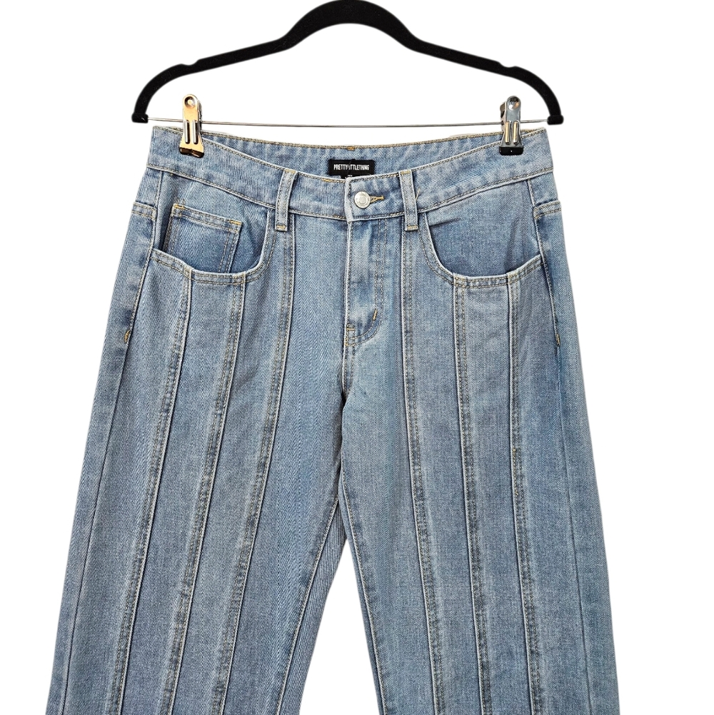NWT Pretty Littlrle Things Light Blue Wash Raw Hem Straight Leg Jeans Size 2 - Picture 3 of 6